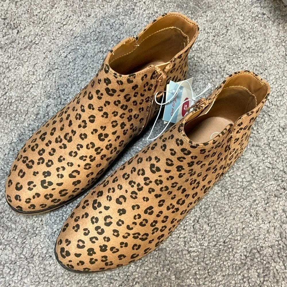 Cat and Jack animal print boots